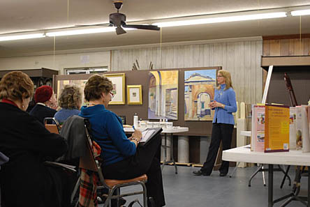 Leigh Williams demonstrating for an art guild.